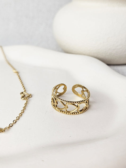 Edelstahlring Captured Hearts gold